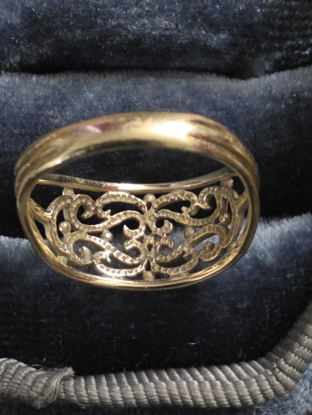 14k Filigree Yellow Gold Ring - Picture 6 of 12